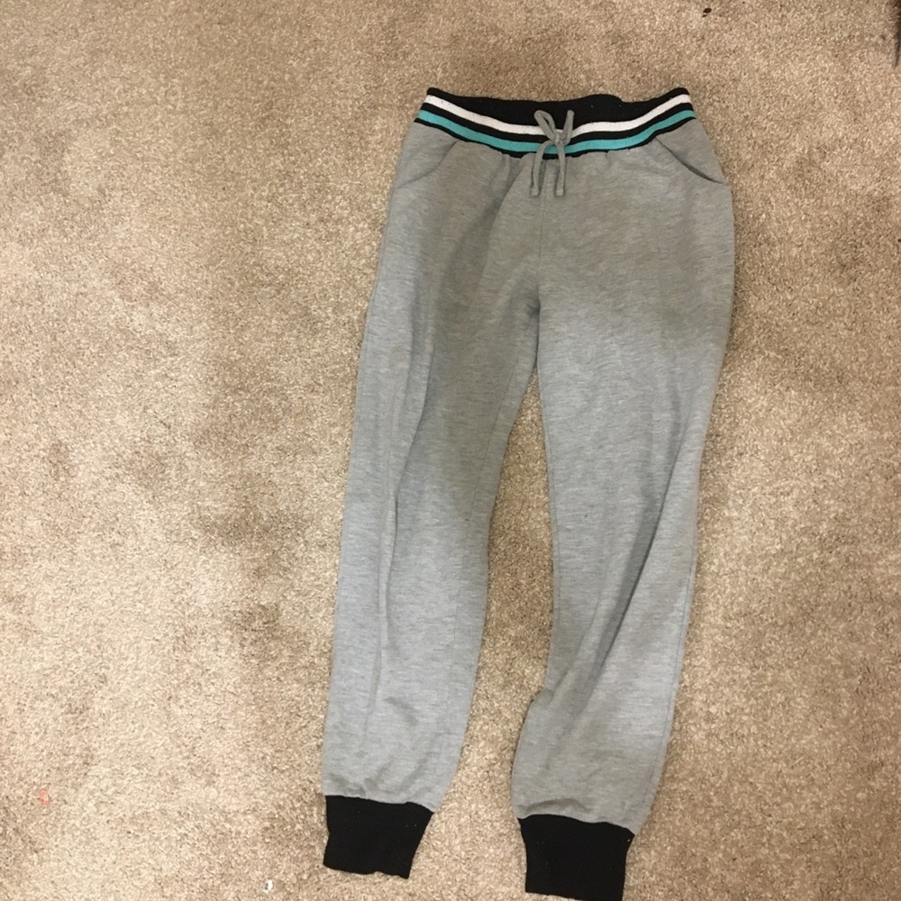 Gray joggers/sweatpants